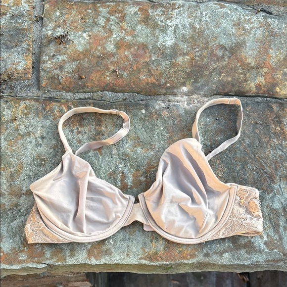 Soma Embraceable Unlined Perfect Coverage Lt cream bra 34D - Picture 1 of 3